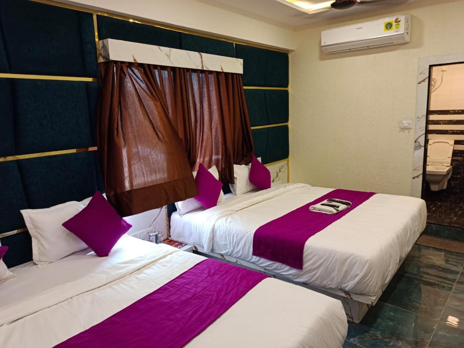 Hotel Karnavati Ахмедабад Экстерьер фото